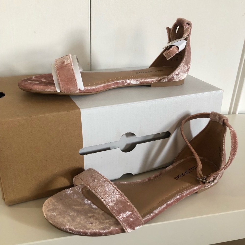 NEW Call It Spring Pink Mateare Velvet Sandals - Picture 3 of 7